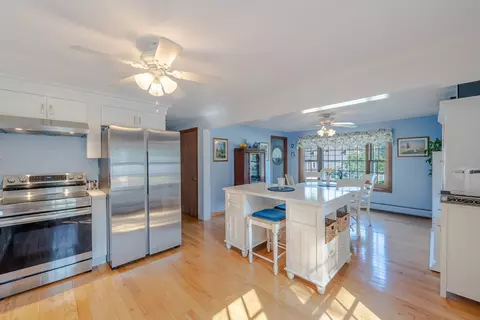 71 Parsonage Way, Attleboro, MA 02703 photo 17