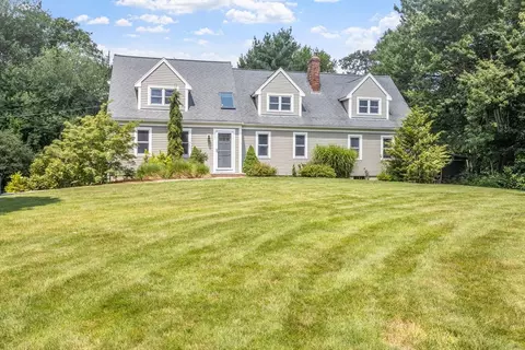 141 Brookwood Rd, Hanover, MA 02339