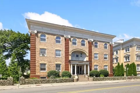 306 Main St #10, Melrose, MA 02176