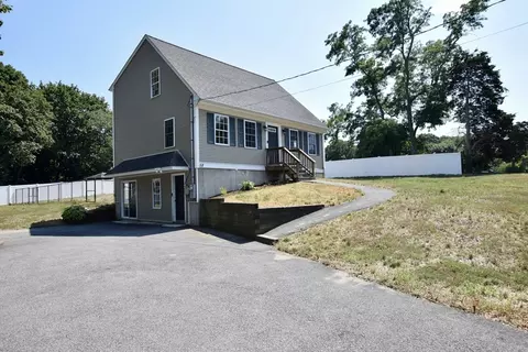 58 Wareham St, Middleboro, MA 02346