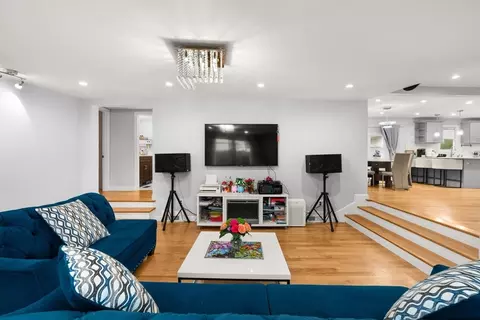 685 Broadway #8, Malden, MA 02148