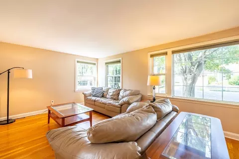 7 Roy Ave, Beverly, MA 01915 photo 4