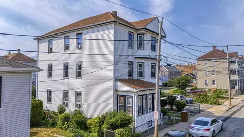 60 Murray St, Fall River, MA 02720 photo 2