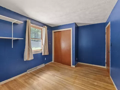 Bedroom - 27 Old Jacobs Rd, Georgetown, MA 01833 photo 4 of 6