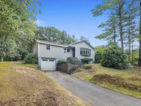 27 Old Jacobs Rd, Georgetown, MA 01833