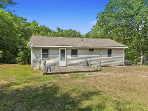 Exterior - 27 Old Jacobs Rd, Georgetown, MA 01833 photo 2 of 9