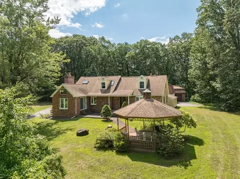 98 Blossom Rd, West Springfield, MA 01089