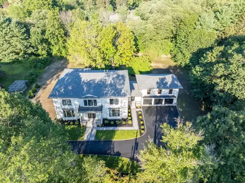 52 Hidden Rd, Andover, MA 01810