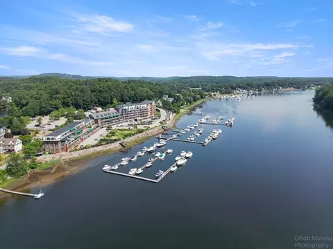 60 Merrimac St #701, Amesbury, MA 01913