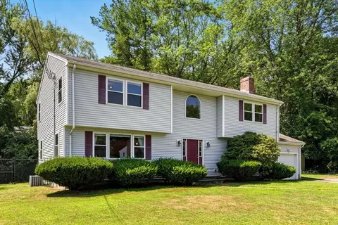 Exterior - 33 Highgate Rd, Framingham, MA 01701 photo 2 of 5