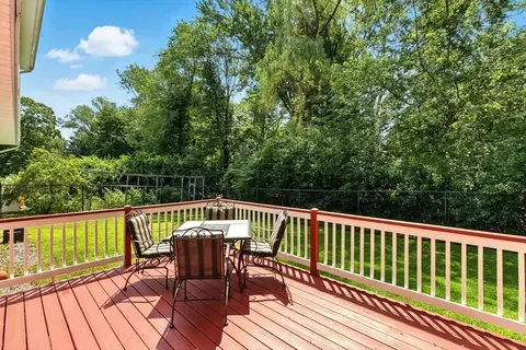 Exterior - 33 Highgate Rd, Framingham, MA 01701 photo 4 of 5