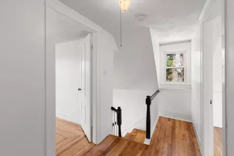 Entry Way - 337 Boston Rd, Sutton, MA 01590 photo 3 of 6