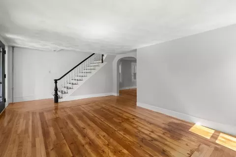 Living - 337 Boston Rd, Sutton, MA 01590 photo 4 of 6
