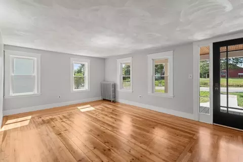 Living - 337 Boston Rd, Sutton, MA 01590 photo 5 of 6