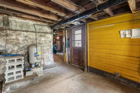 Entry Way - 337 Boston Rd, Sutton, MA 01590 photo 6 of 6