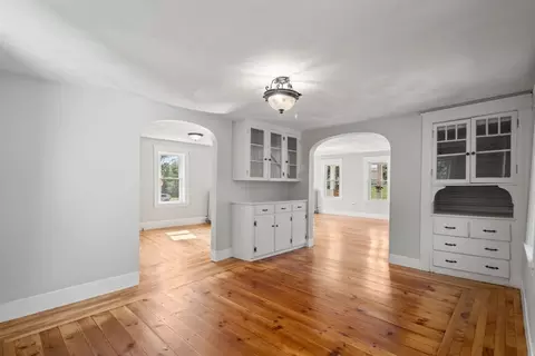 Living - 337 Boston Rd, Sutton, MA 01590 photo 2 of 6