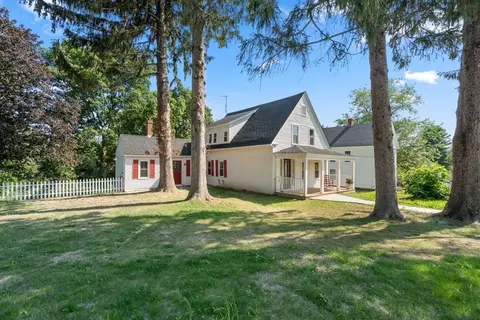 Exterior - 337 Boston Rd, Sutton, MA 01590 photo 6 of 14
