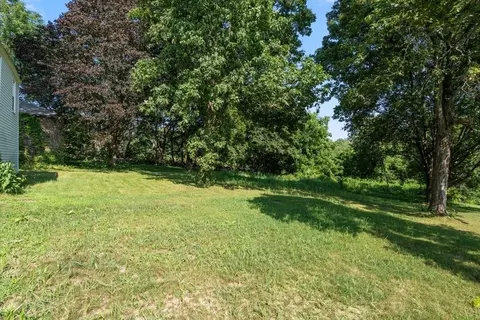 Exterior - 337 Boston Rd, Sutton, MA 01590 photo 9 of 14