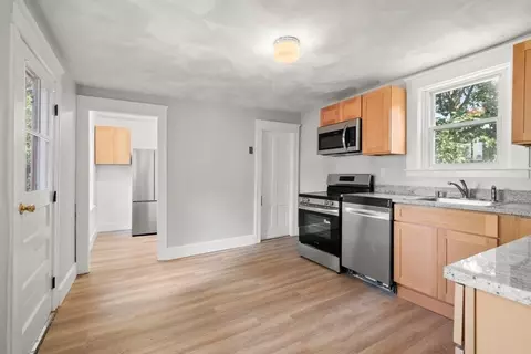 Entry Way - 337 Boston Rd, Sutton, MA 01590 photo 2 of 6