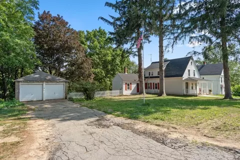 Exterior - 337 Boston Rd, Sutton, MA 01590 photo 4 of 14
