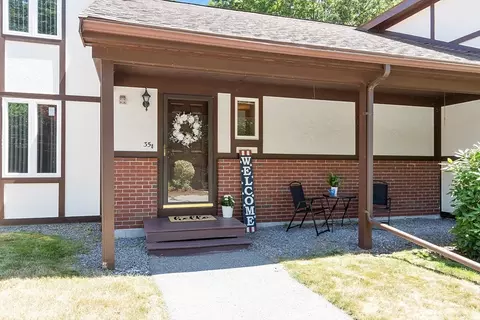 35 Chandler Dr #35, Atkinson, NH 03811