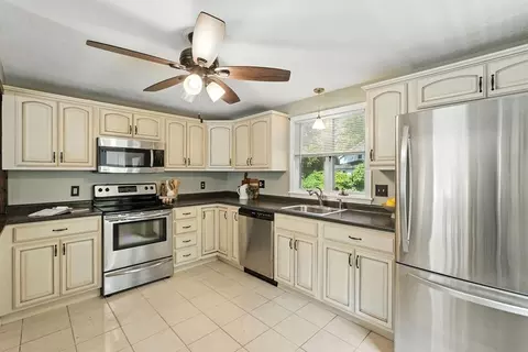 293 Laurelton St, Springfield, MA 01109 photo 19