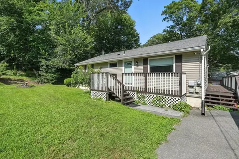 293 Laurelton St, Springfield, MA 01109 photo 9