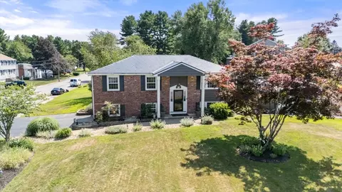 43 Arapahoe Rd, Bellingham, MA 02019