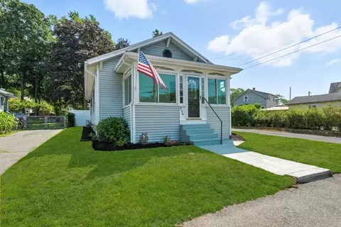 Exterior - 256 Baldwin St, Lowell, MA 01851 photo 2 of 8