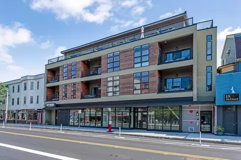 17 Holland St #302, Somerville, MA 02144