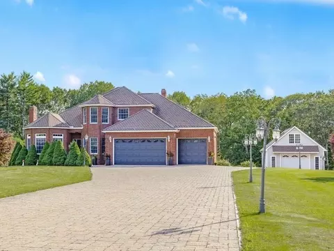 114 Upper Gore Rd, Webster, MA 01570
