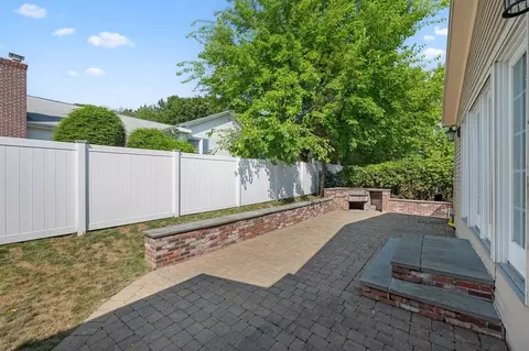 2 Herbert Rd, Worcester, MA 01602 photo 27