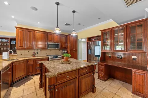 2 Herbert Rd, Worcester, MA 01602 photo 11