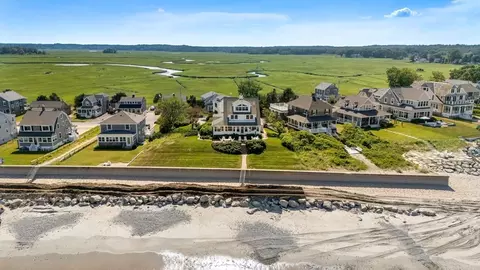 71 Gurnet Rd, Duxbury, MA 02332