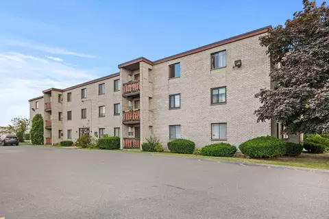 35 Mccoba St #36, Revere, MA 02151