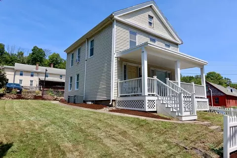 598 Main St, Sturbridge, MA 01518