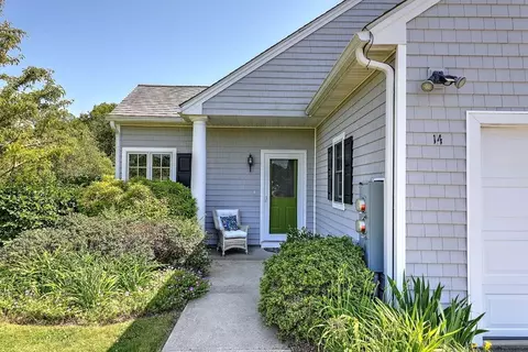 14 Village Way #14, Westport, MA 02790