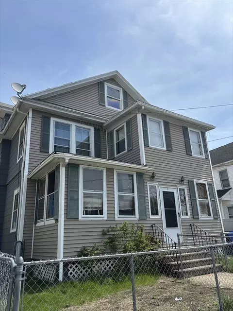 11-15 Groveland St, Springfield, MA 01108