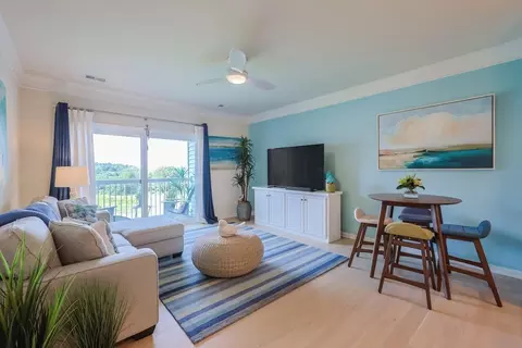 3 Peters Farm Way #211, Westborough, MA 01581