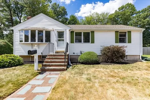 35 Rindone St, Holbrook, MA 02343