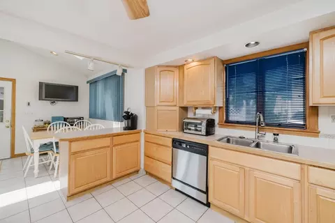 65 Bigelow, Fall River, MA 02720 photo 9