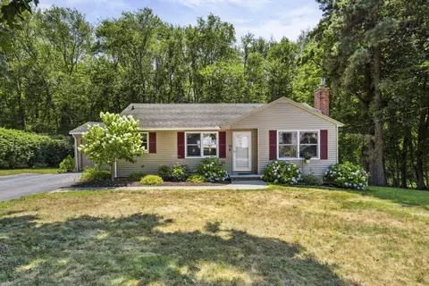 23 Hawthorne St, Grafton, MA 01536