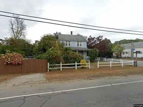 394 Woburn St, Lowell, MA 01852