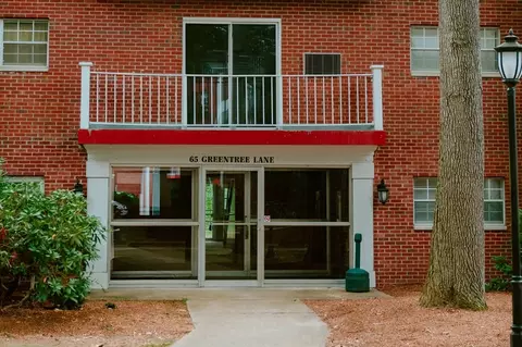 65 Greentree Ln #16, Weymouth, MA 02190