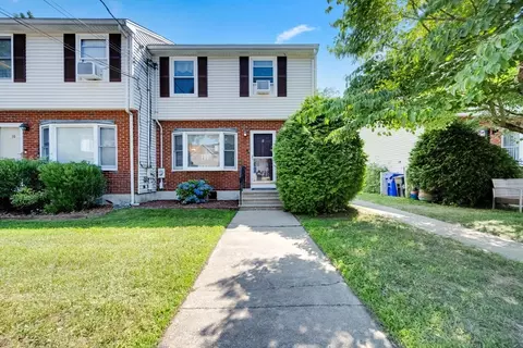 8 Albemarle St #6, Hyde Park, MA 02136