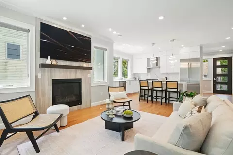 14 Princeton St #14, Newton, MA 02458