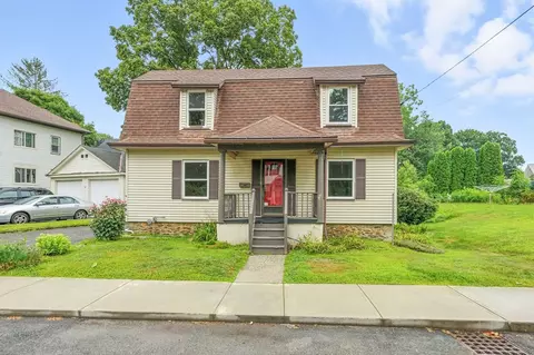 20 Glover St, Southbridge, MA 01550