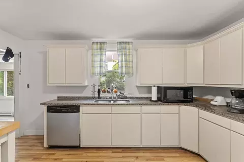 40 Cherry St, Danvers, MA 01923 photo 20
