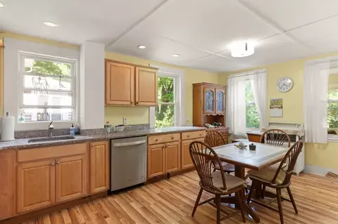 40 Cherry St, Danvers, MA 01923 photo 4