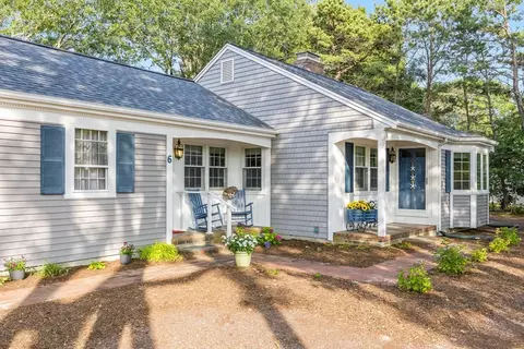6 Billingsgate Rd, Yarmouth, MA 02664